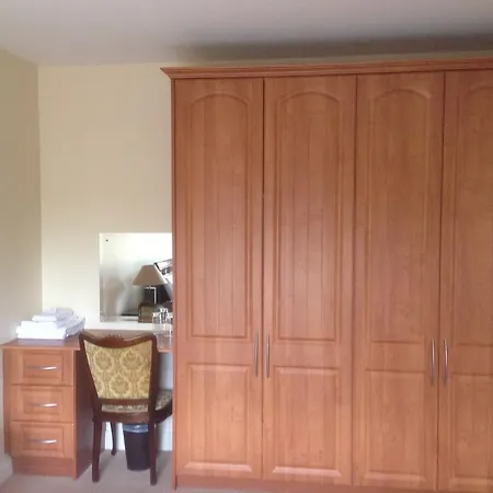 Bed & Breakfast Marlinstown Court